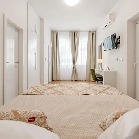 Villa Corona Split Apartamento *