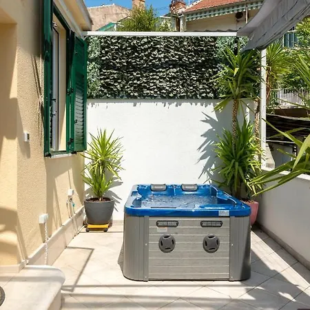 Villa Corona Split شقة