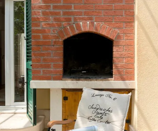 Villa Corona Split Split