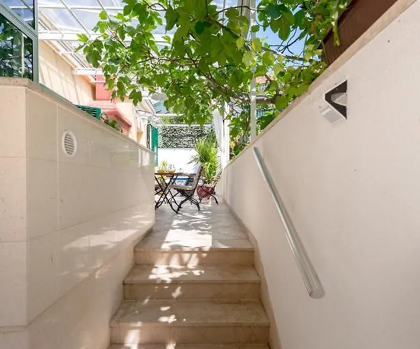 Villa Corona Split Apartment