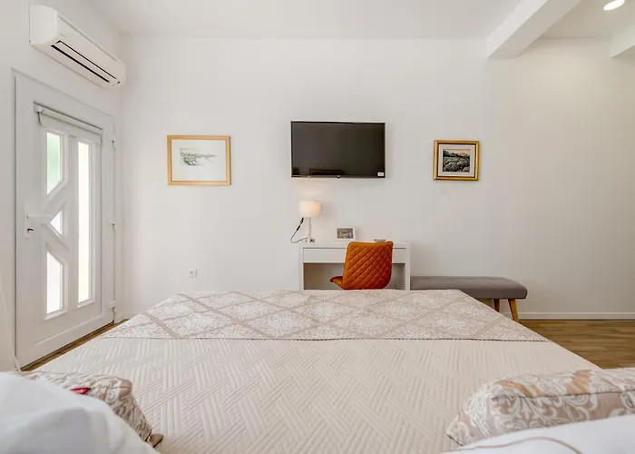 Villa Corona Split Split